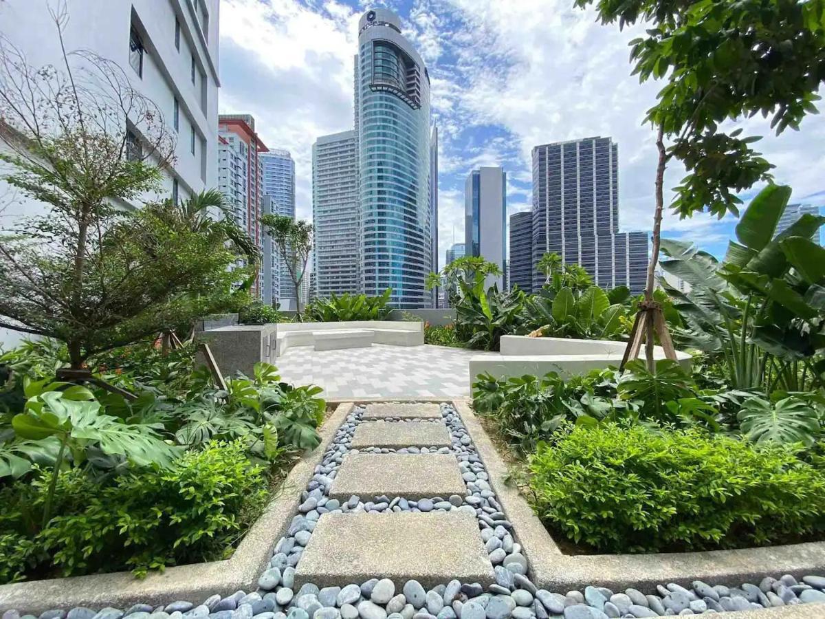 Apartment Air - Staycations Up Above Unit 4657